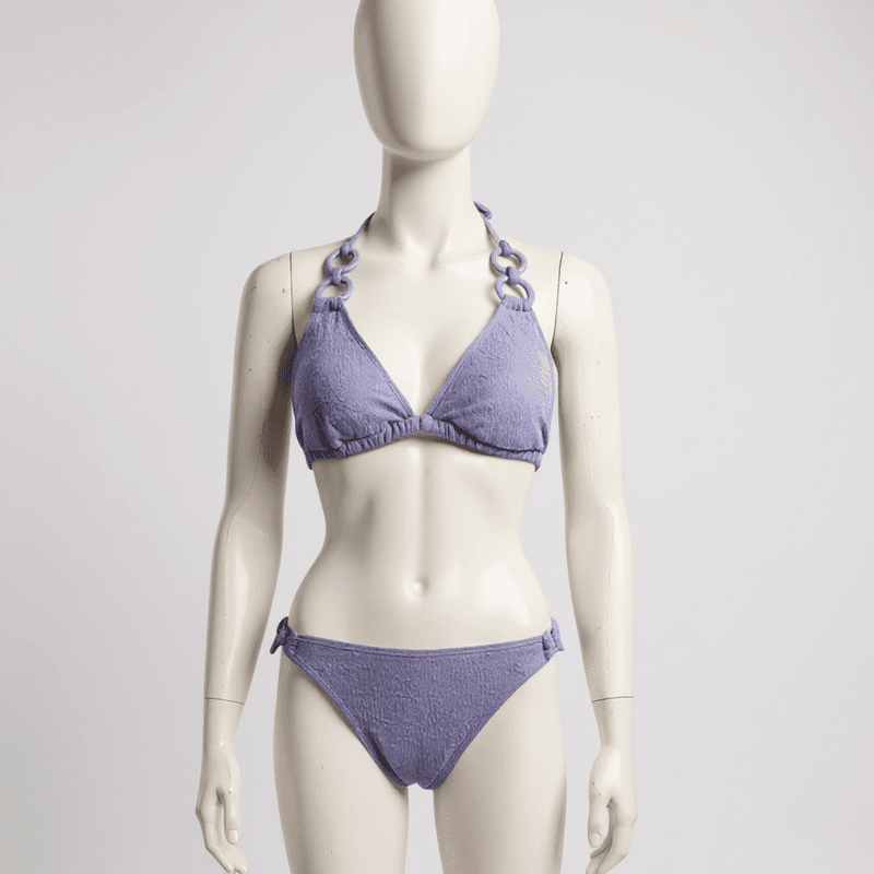 Elegante bikini de dos piezas en tono violeta, con top de estilo halter y braguita de corte clásico