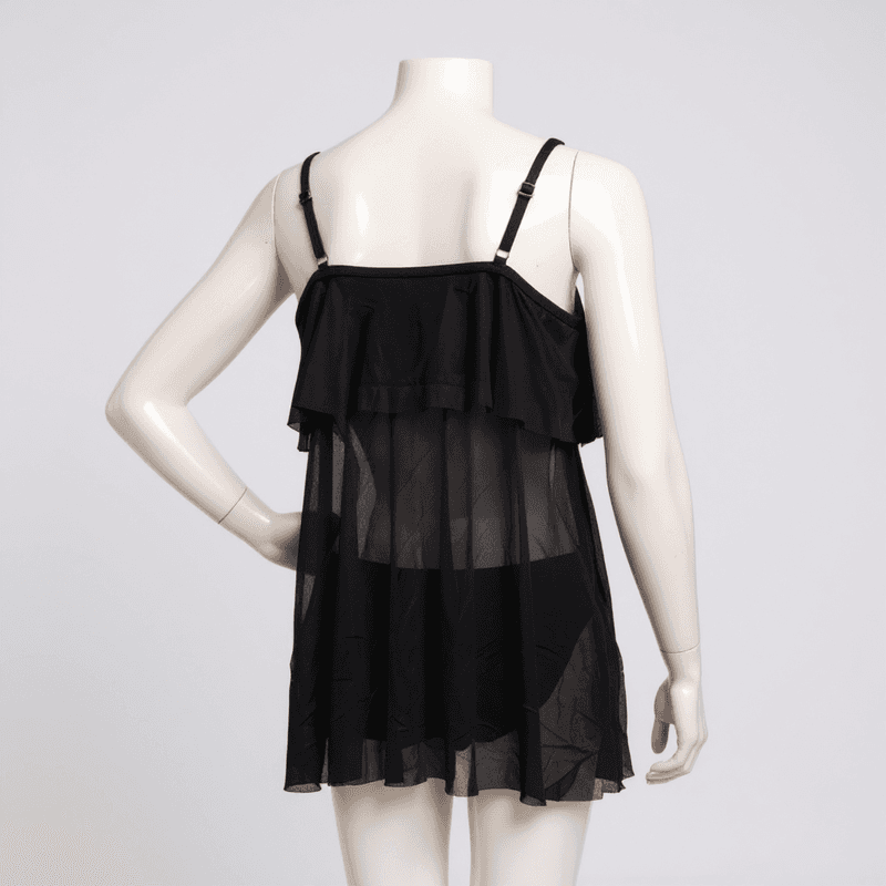 Elegante vestido de playa en color negro, con un diseño de dos capas y tirantes ajustables